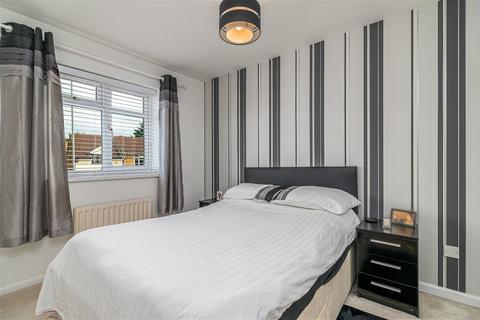 182 Brambleside, Kettering, NN16 9UQ