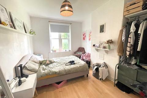 2 bedroom apartment to rent, Amhurst Road, Hackney, E8