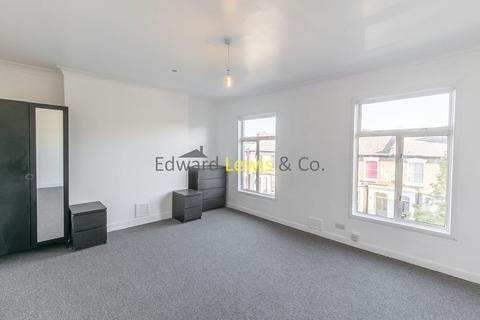 1 bedroom flat to rent, Alvington Crescent, London E8