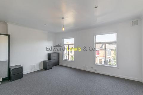 1 bedroom flat to rent, Alvington Crescent, London E8