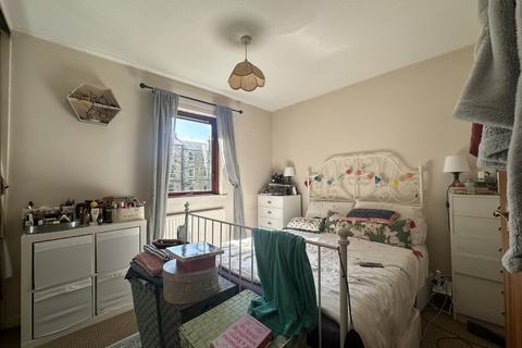 2 bedroom flat to rent, Sienna Gardens, Edinburgh, EH9