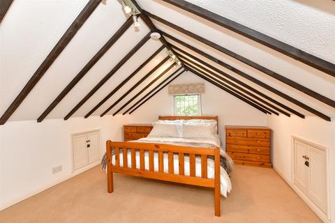 4 bedroom chalet for sale, Epping Long Green, Epping Green, Essex