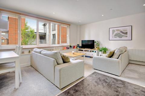 1 bedroom apartment for sale, 23-25 Cantelupe Road, East Grinstead, RH19