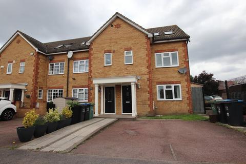 4 bedroom end of terrace house to rent, Veals Mead, Mitcham, CR4
