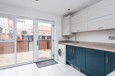 3 bedroom townhouse to rent, Scotts Square, Hull HU1