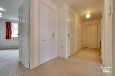 2 bedroom flat for sale, Pear Tree Close, Lichfield WS14