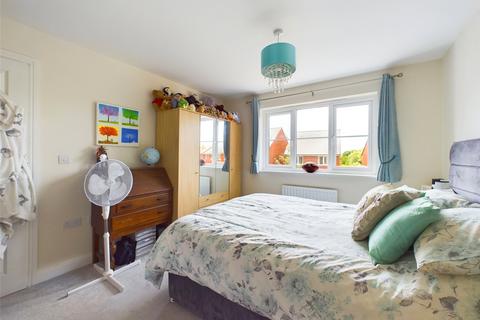 8 Baker Close, Great Oldbury, Stonehouse, GL10 3GY