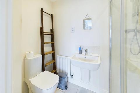 8 Baker Close, Great Oldbury, Stonehouse, GL10 3GY