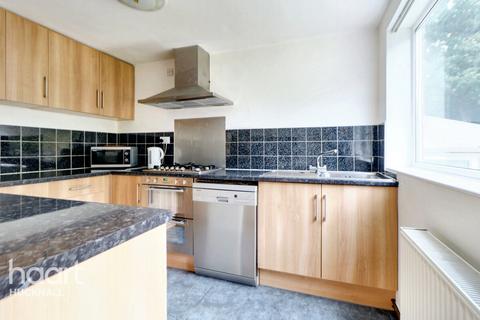 17 Brownlow Drive, Rise Park, Nottingham, NG5 5AA