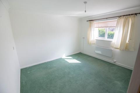 3 bedroom semi-detached house to rent, Parklands, Malmesbury, SN16