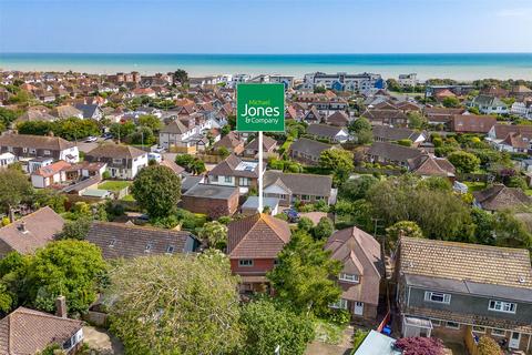3 bedroom detached house for sale, Courtlands Close, Goring-by-Sea, Worthing, West Sussex, BN12