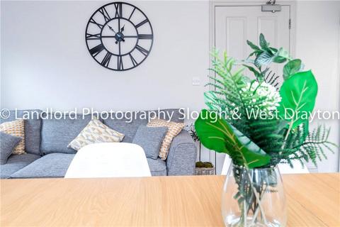 1 bedroom terraced house to rent, Broomfield, Guildford, Surrey, GU2