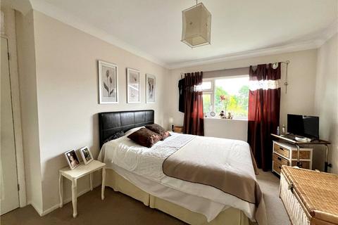 18 Johnston Green, Guildford, GU2 9XS