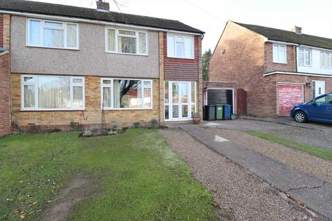 3 bedroom semi-detached house to rent, Deeds Grove, High Wycombe HP12