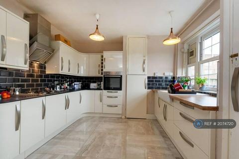 3 bedroom apartment for sale, Brady House, Worsopp Drive, London, Greater London, SW4