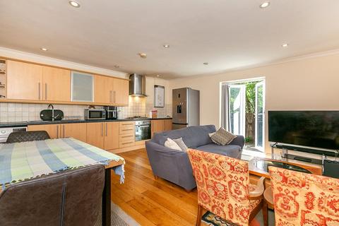 2 bedroom apartment for sale, Denton Close, REDHILL, Surrey, RH1