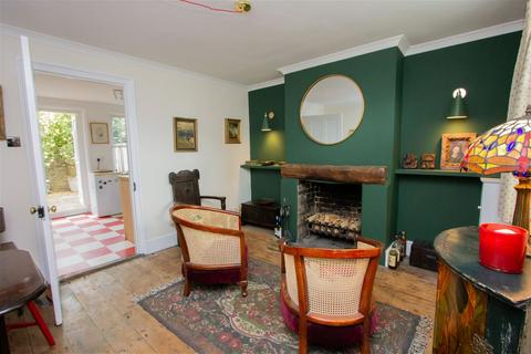 2 bedroom end of terrace house for sale, Central Location in Goudhurst