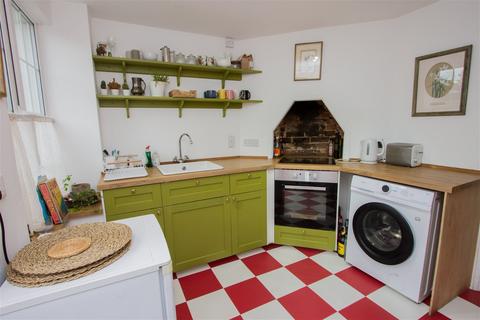 2 bedroom end of terrace house for sale, Central Location in Goudhurst