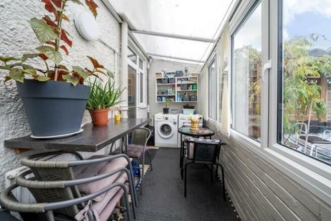 3 bedroom terraced house for sale, Beckway Road, London, SW16