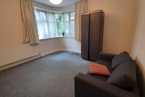 2 bedroom flat to rent, Priory Road, London NW6