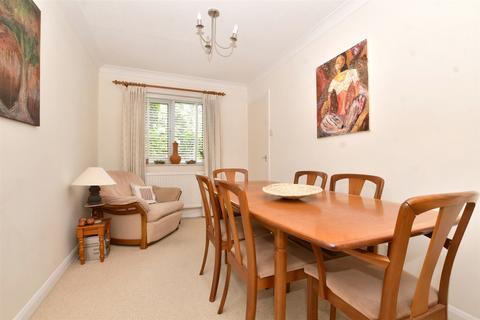 31 Blackford Close, South Croydon, CR2 6BT
