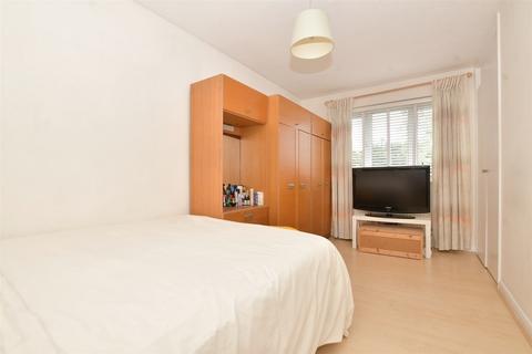 31 Blackford Close, South Croydon, CR2 6BT