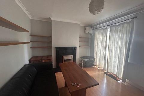 2 bedroom flat to rent, Greenford