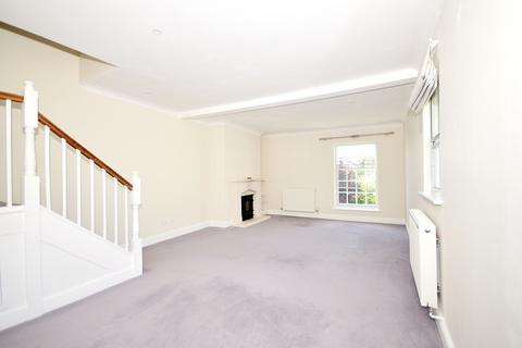 3 bedroom apartment to rent, London Road Arundel BN18