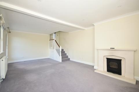 3 bedroom apartment to rent, London Road Arundel BN18