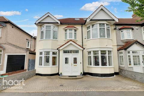 5 bedroom end of terrace house for sale, Hastings Avenue, Barkingside