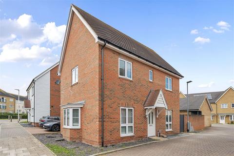 3 bedroom detached house to rent, Flora Way, Rochester ME3