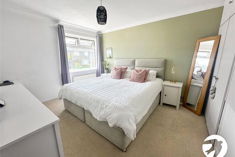 82 Charles Drive, Cuxton, Rochester, ME2 1DT