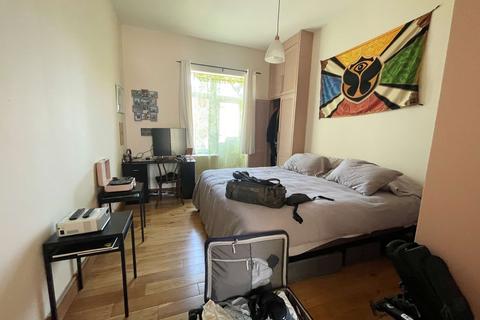 1 bedroom apartment to rent, Terminus Road, Eastbourne BN21