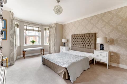 3 bedroom flat for sale, Portsmouth Road, Cobham, KT11