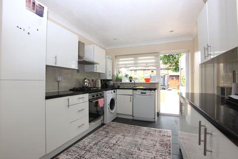 3 bedroom terraced house for sale, Cameron Close, London N18