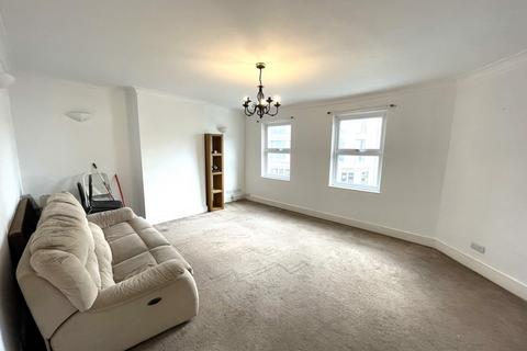 2 bedroom flat to rent, Portland Road, London