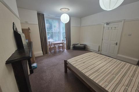 1 bedroom in a house share to rent, Albion Place, Abington, Northampton, NN1