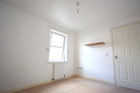 2 bedroom flat to rent, Bughtlin Market, East Craigs, Edinburgh, EH12