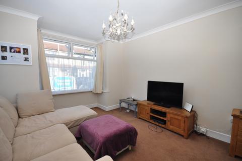 3 bedroom semi-detached house to rent, Lyndhurst Road Portsmouth PO2