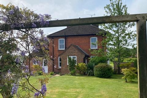 3 bedroom semi-detached house to rent, Trotton, Petersfield, Hampshire, GU31