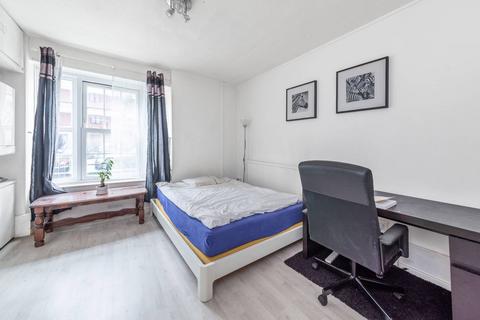 2 bedroom flat to rent, Phoenix Road, Euston, London, NW1