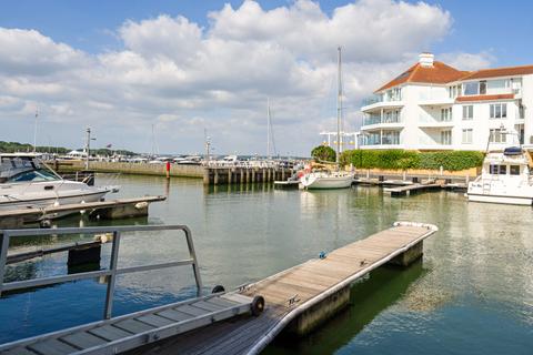 3 bedroom apartment for sale, Lake Avenue, Hamworthy, Poole, Dorset, BH15