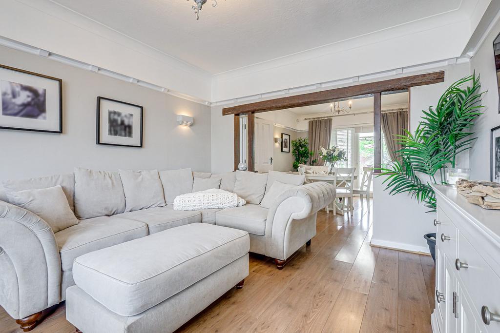 Blenheim Chase, Leighonsea, SS9 5 bed semidetached house for sale