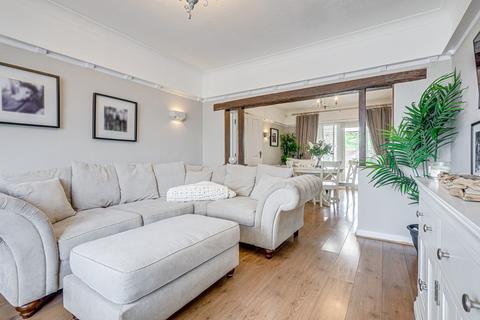 23 Blenheim Chase, Leigh-on-sea, SS9 3BZ