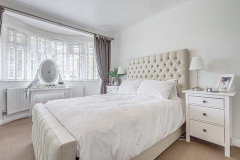 23 Blenheim Chase, Leigh-on-sea, SS9 3BZ