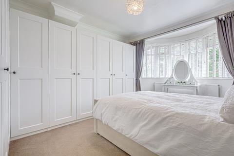 23 Blenheim Chase, Leigh-on-sea, SS9 3BZ