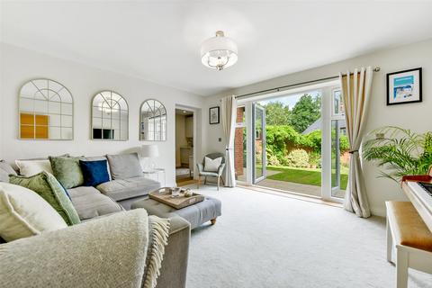 4 bedroom detached house to rent, Oat Close, Rotherfield Greys, Henley-On-Thames, Oxfordshire, RG9