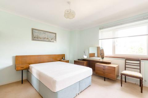 2 bedroom flat to rent, Grove Road, Surbiton, KT6