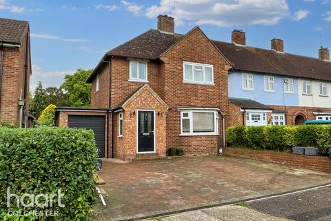 4 bedroom end of terrace house for sale, Mulberry Avenue, Colchester