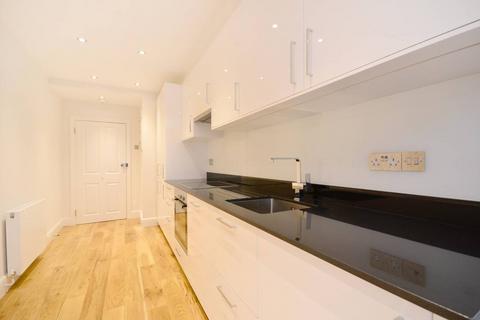 1 bedroom flat for sale, Queens Gardens, Bayswater, London, W2